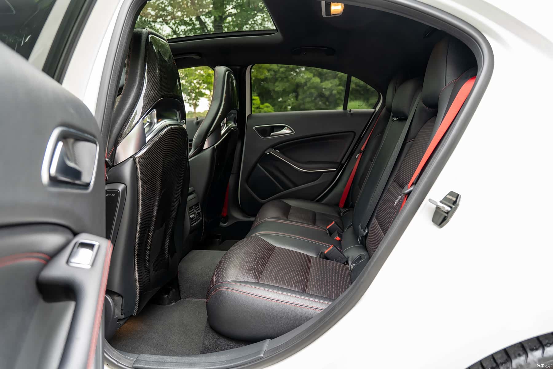Mercedes-Benz A-Class, 2016 12