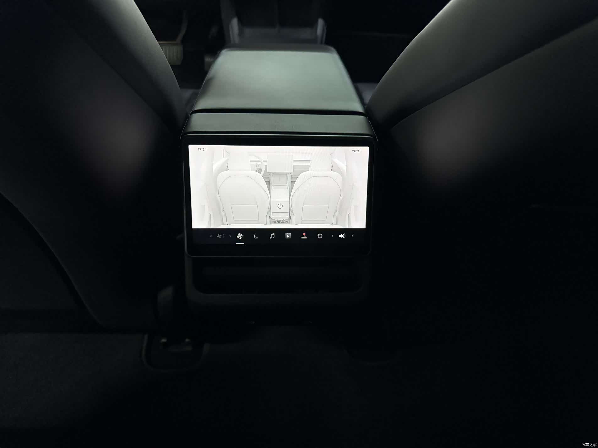 Tesla Model 3, 2025 14