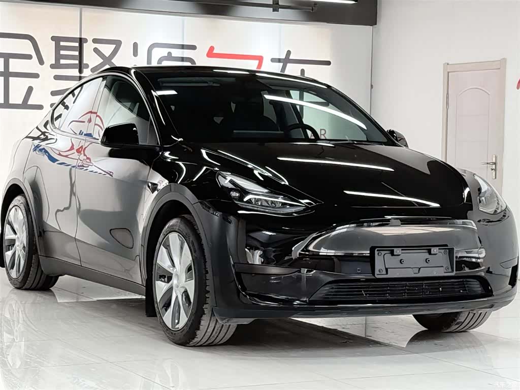 Tesla Model Y, 2023 3