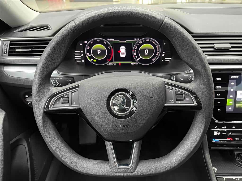 Skoda Superb, 2024 3