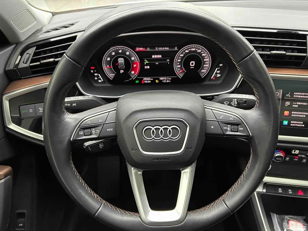 Audi Q3, 2022 3