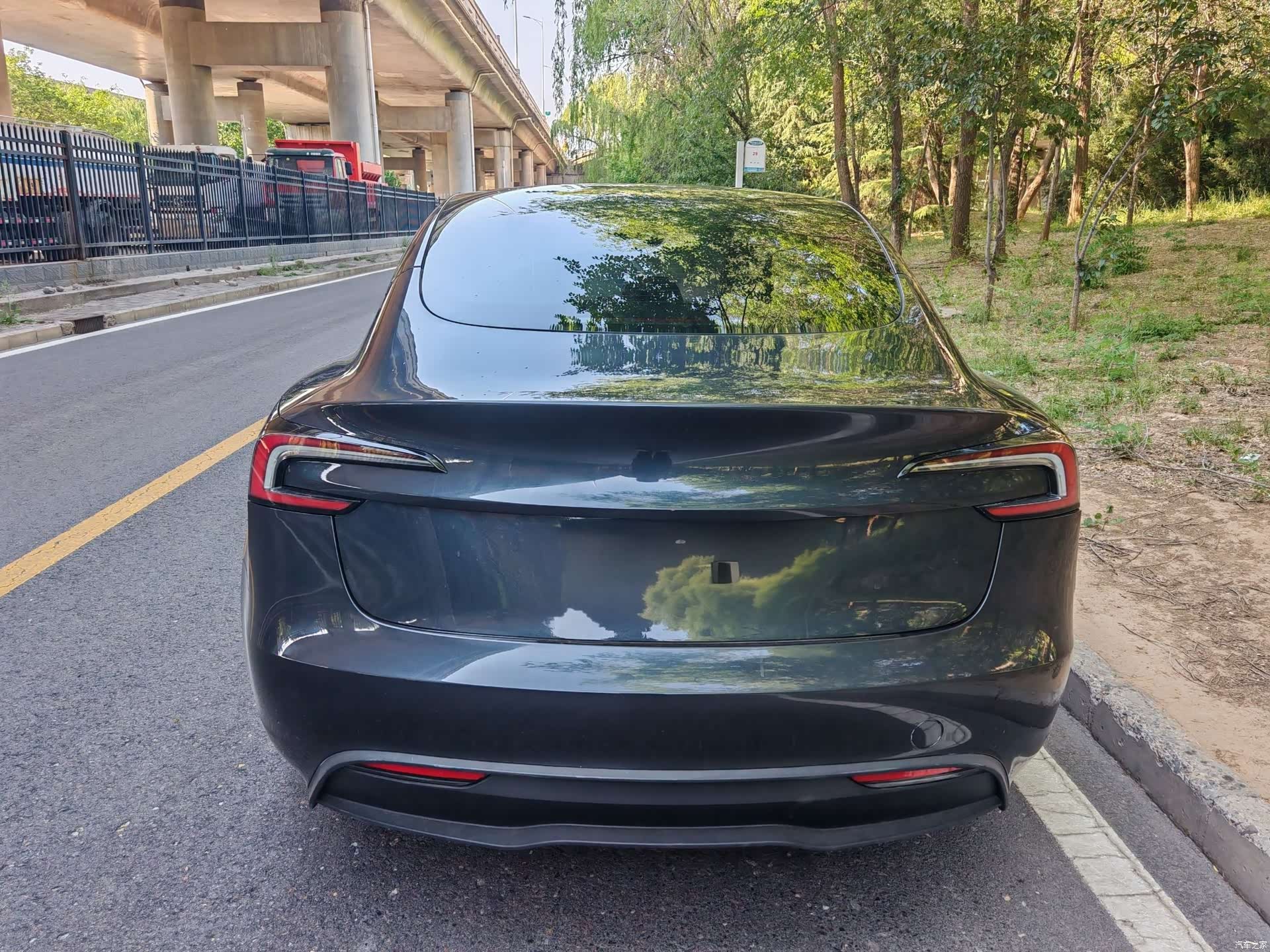 Tesla Model 3, 2025 4