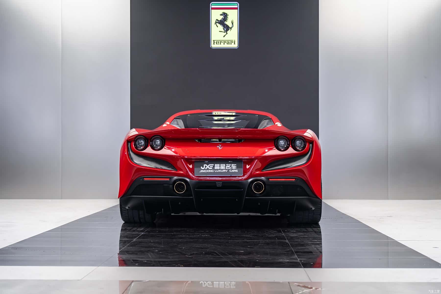 Ferrari F8, 2021 13