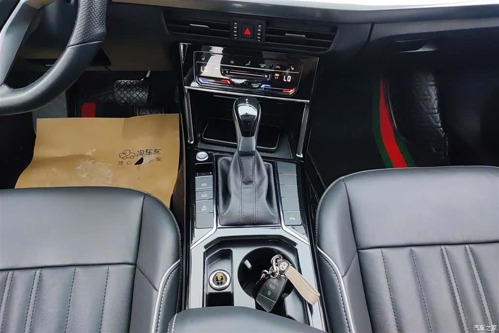 Volkswagen Passat, 2023 16