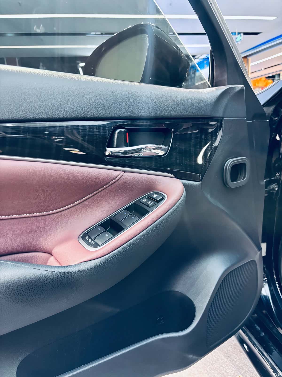 Toyota Crown, 2017 7