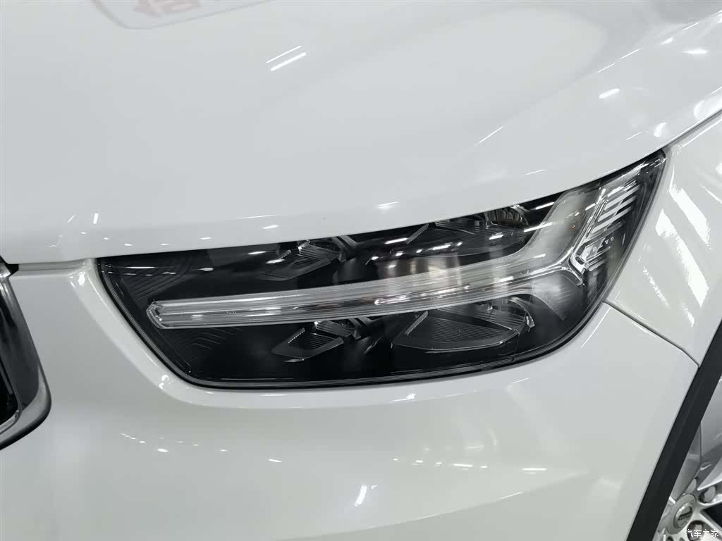 Volvo XC40, 2019 7