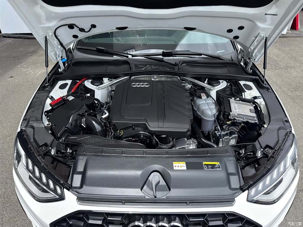 Audi A4L, 2023 14