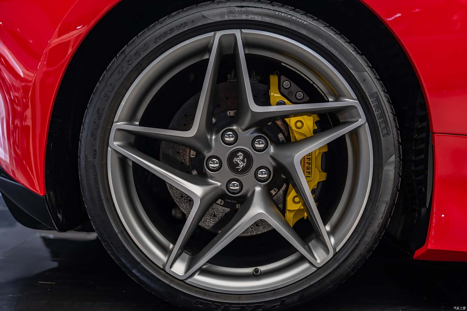 Ferrari F8, 2021 15
