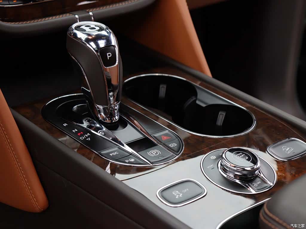 Bentley Bentayga, 2019 10