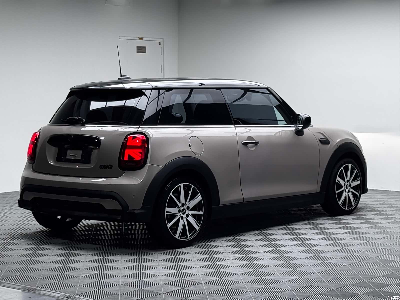 Mini Cooper, 2023 4