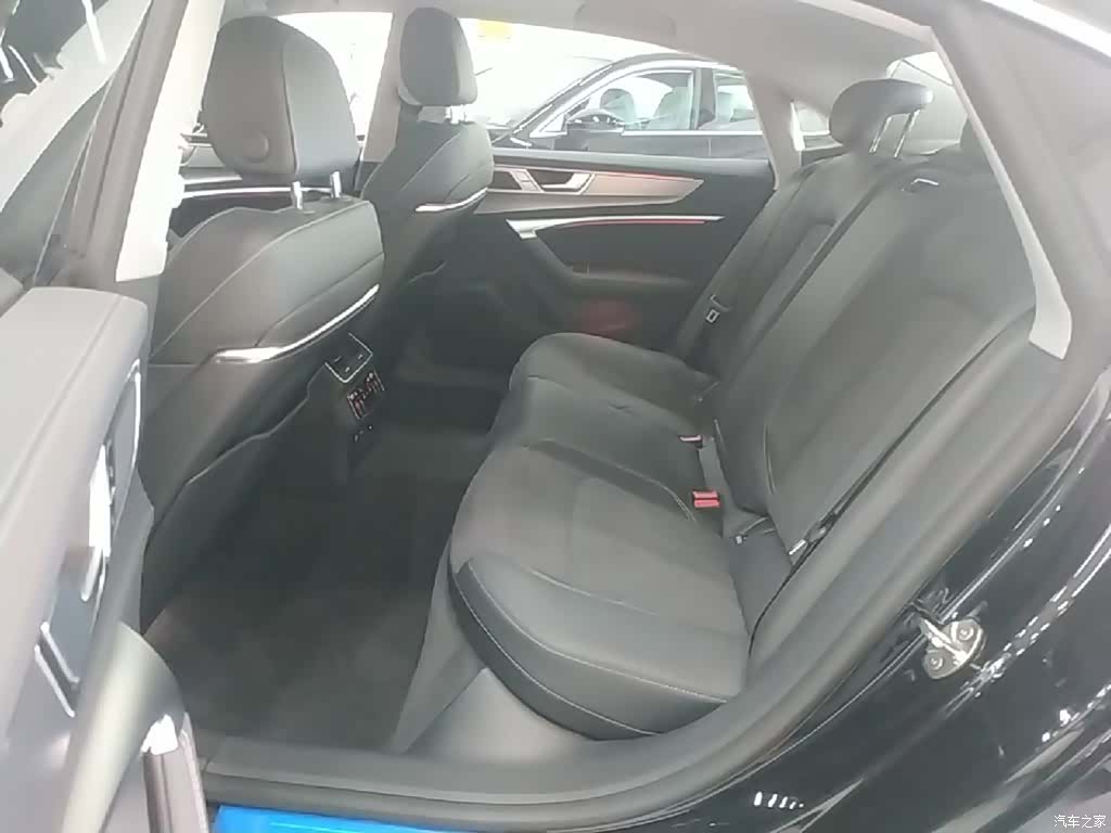 Audi A7L, 2026 17