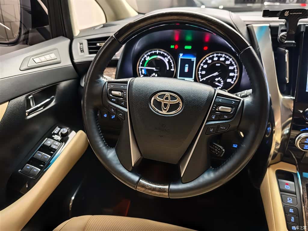 Toyota Alphard, 2022 14