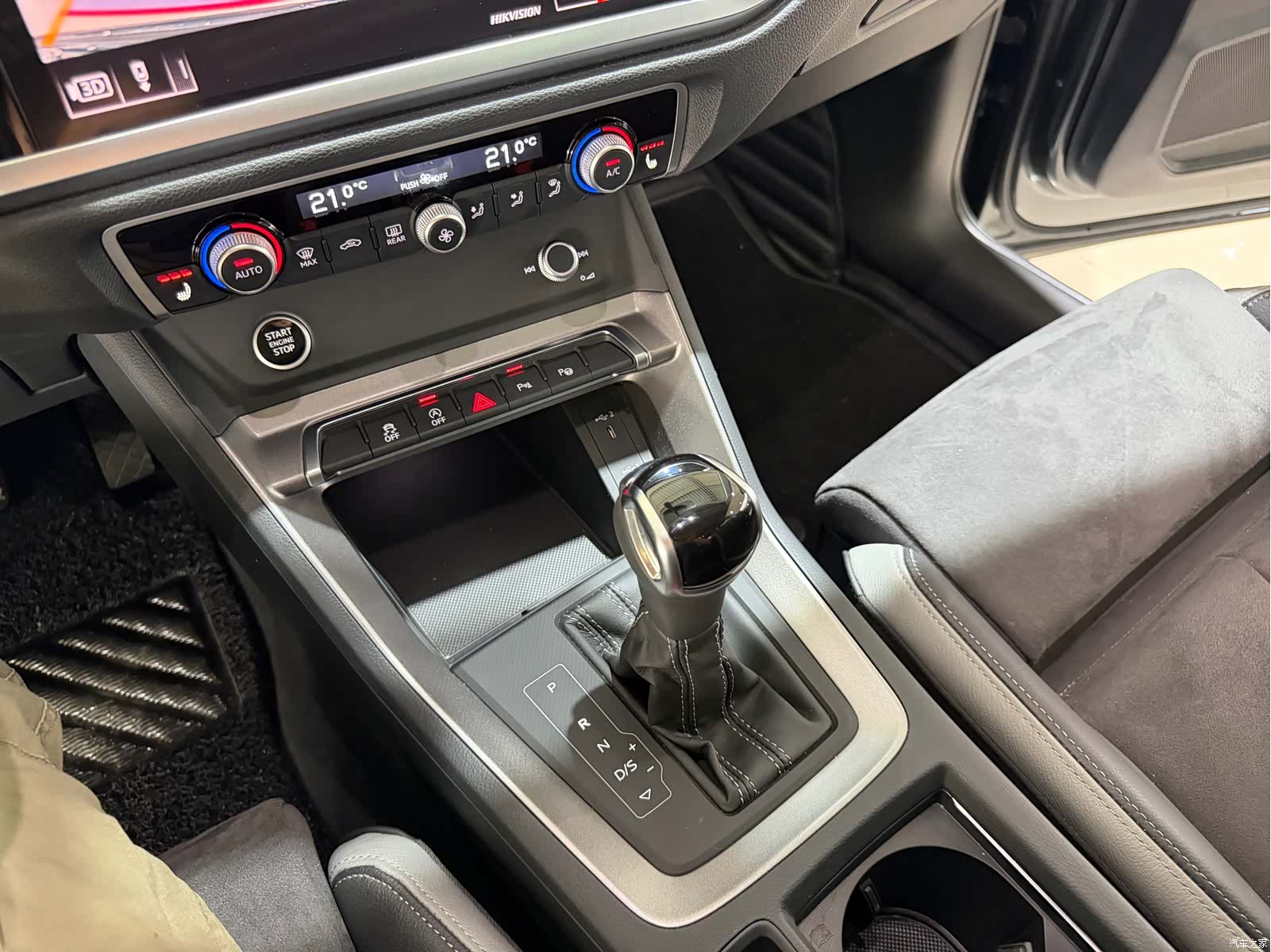 Audi Q3, 2023 16