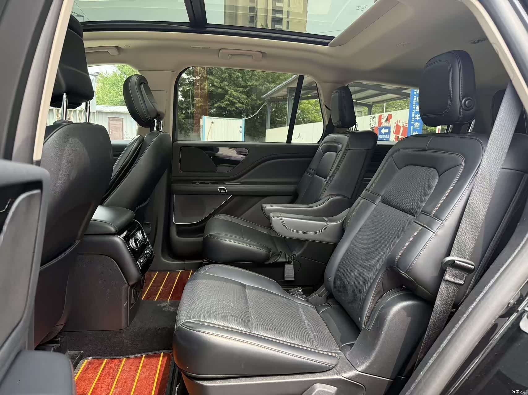Lincoln Aviator, 2021 все фото