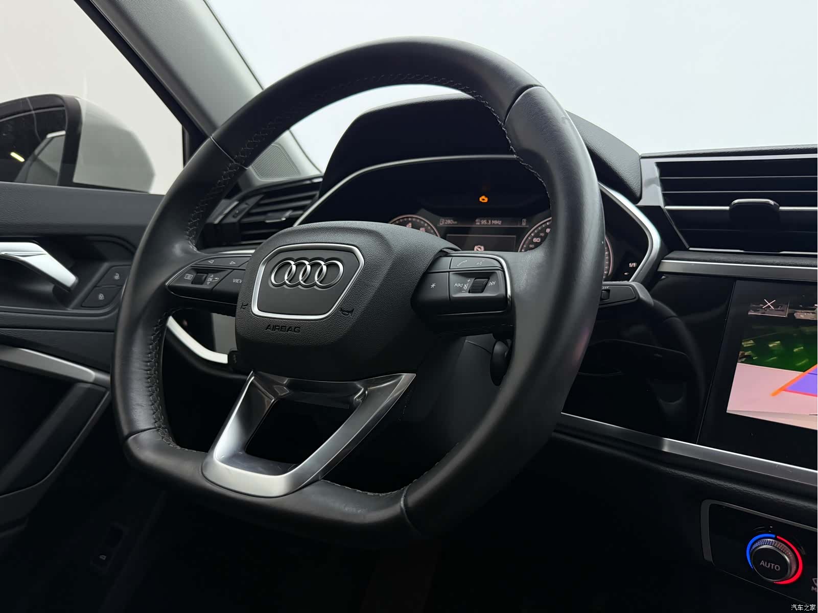 Audi Q3, 2023 17