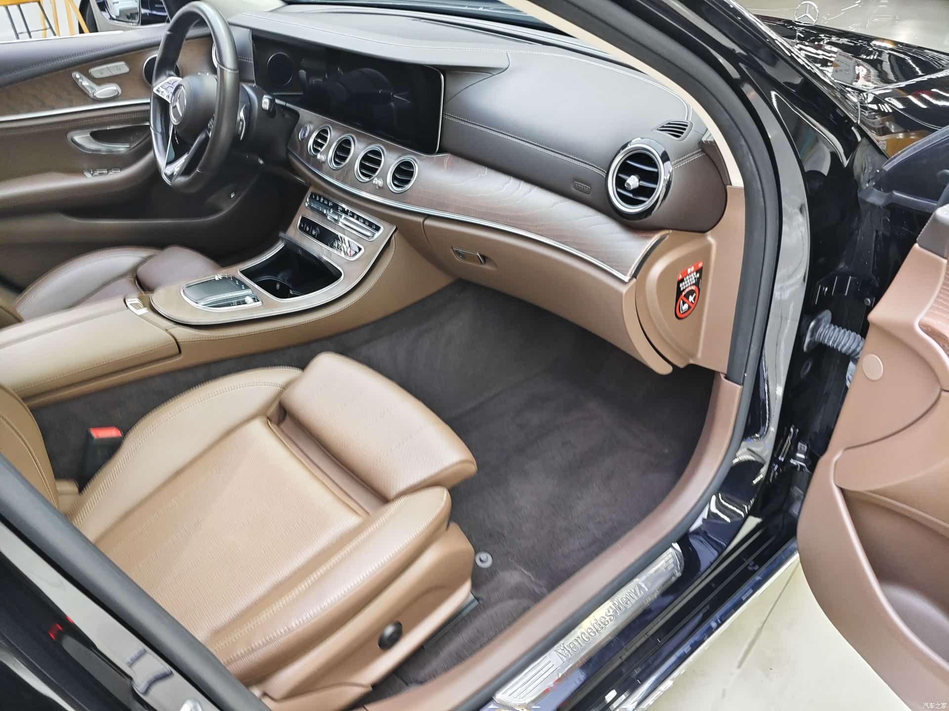 Mercedes-Benz E-Class, 2022 18