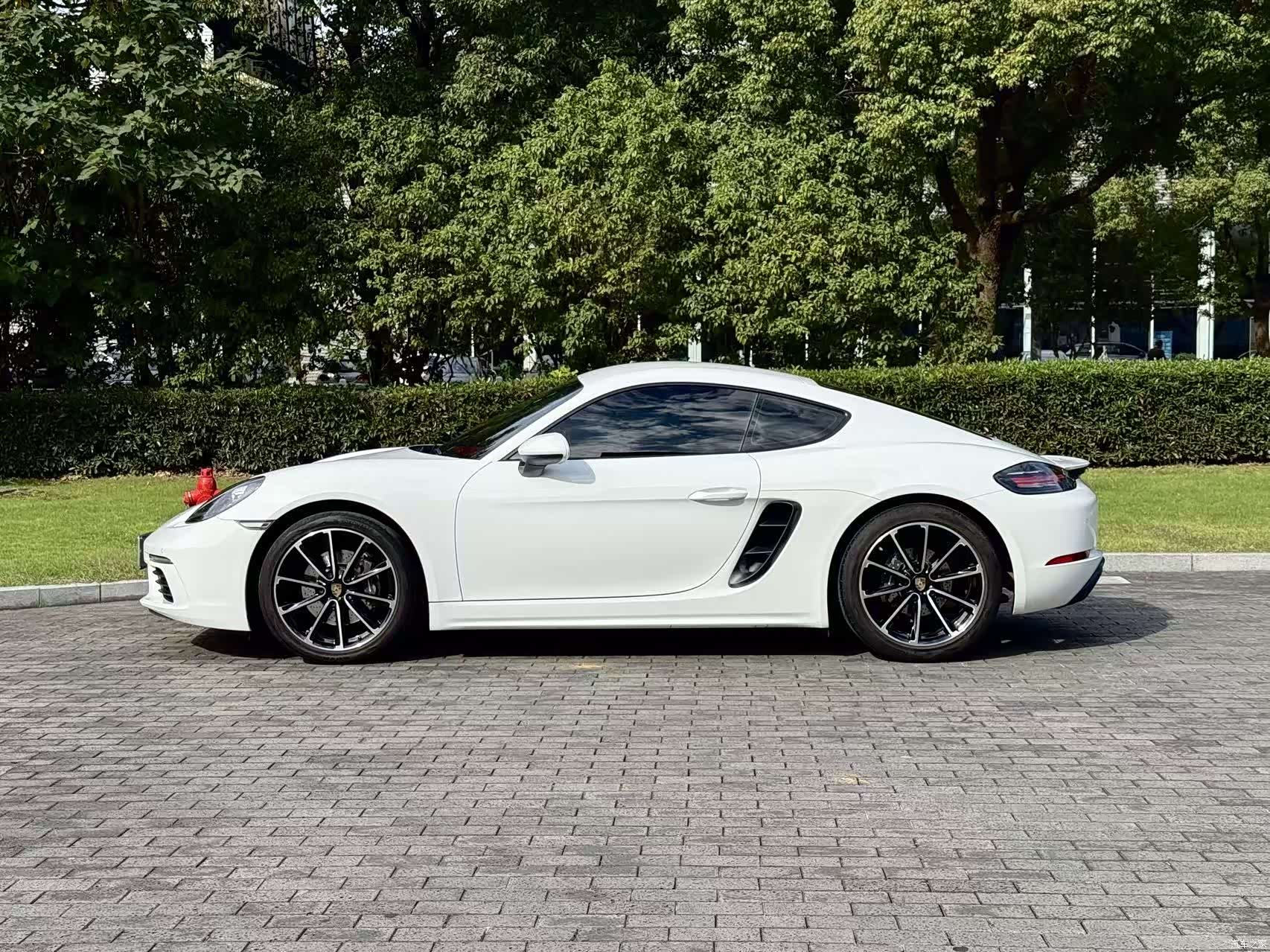 Porsche Cayman, 2021 3