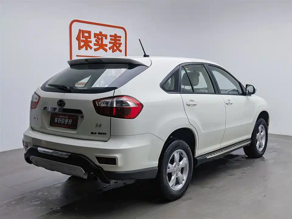 BYD S6