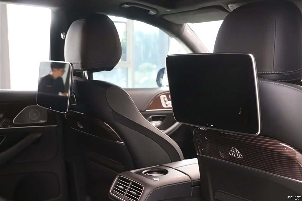 Maybach GLS, 2021 21