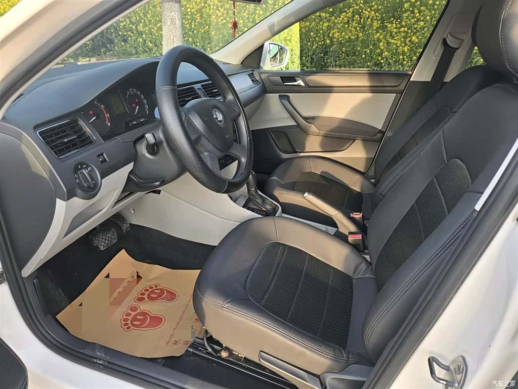 Skoda Rapid, 2014 6