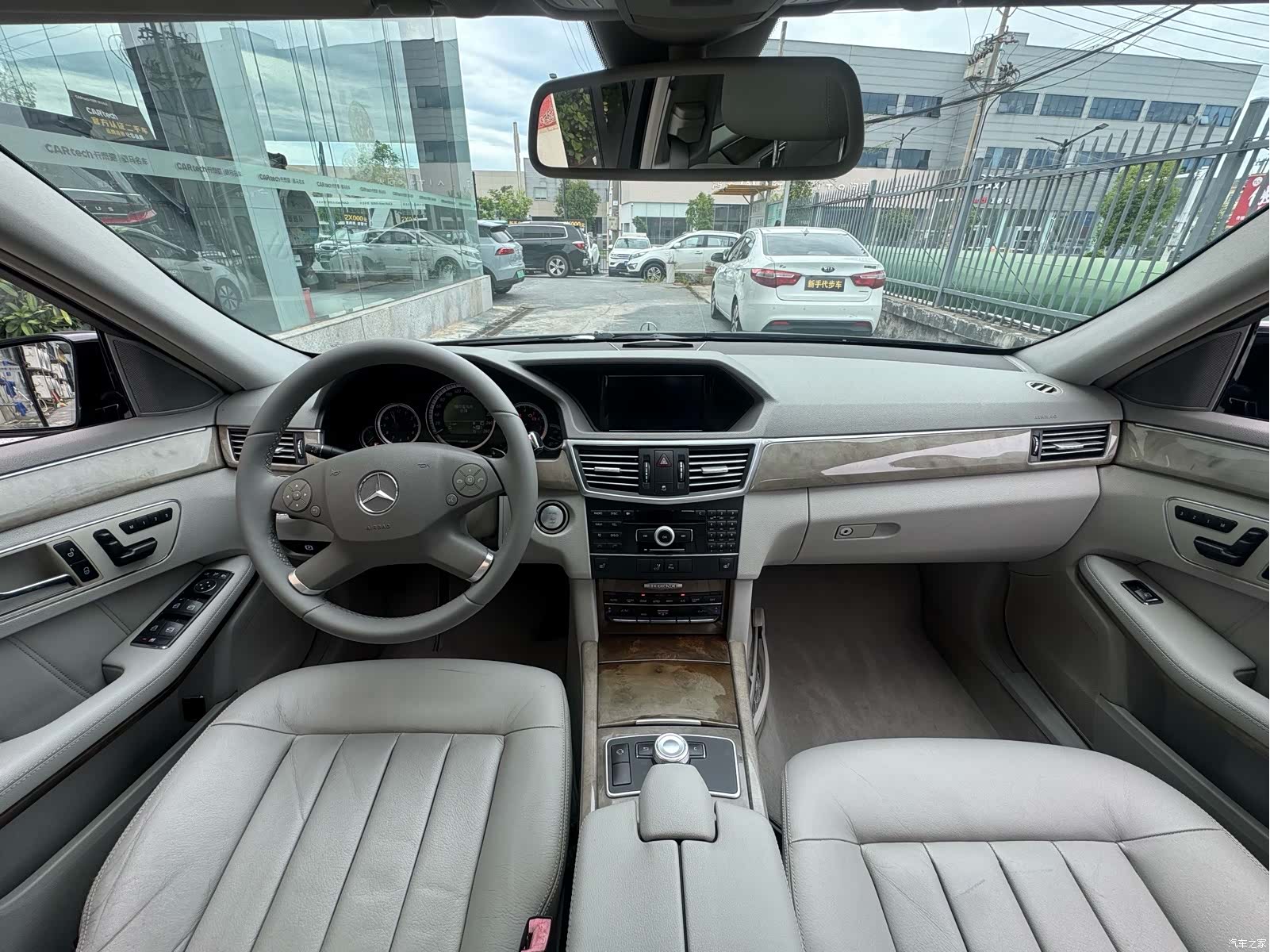 Mercedes-Benz E-Class, 2011 8