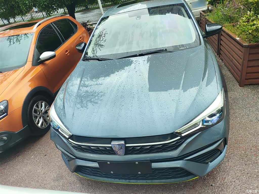 Roewe i5, 2021 3