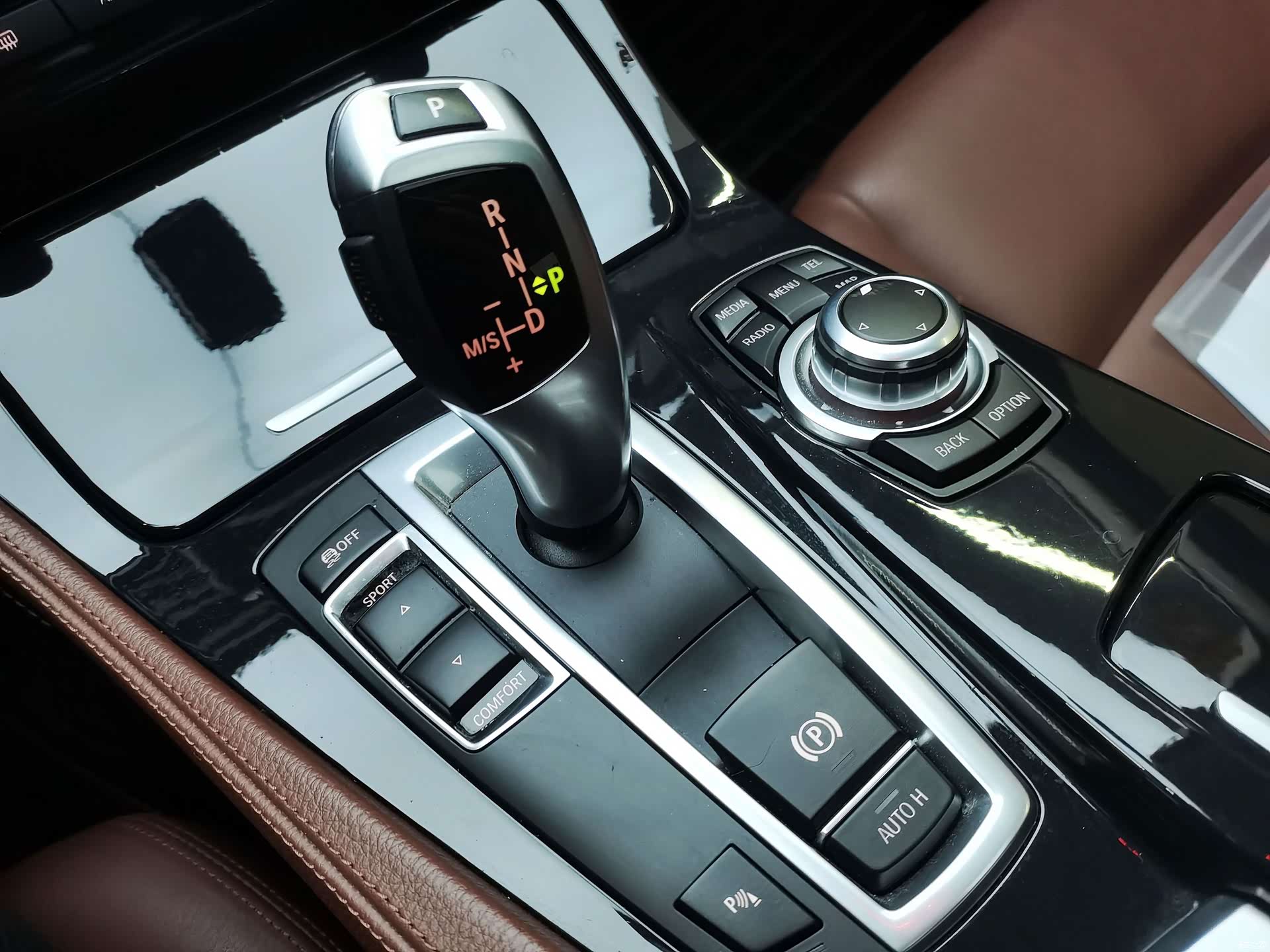BMW 5 Series, 2015 23