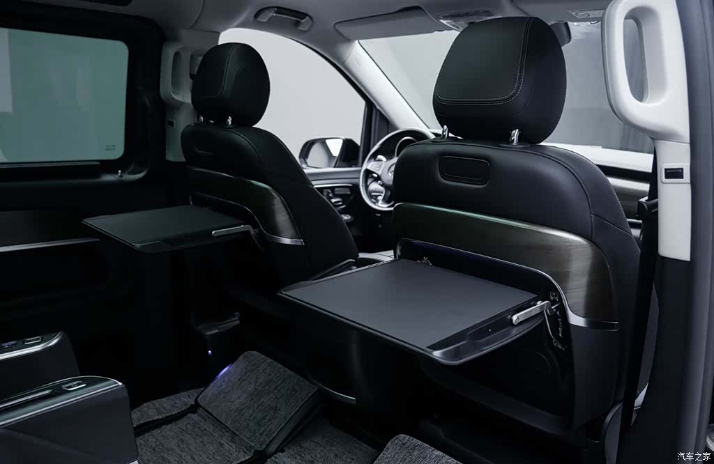 Mercedes-Benz V-Class, 2024 24