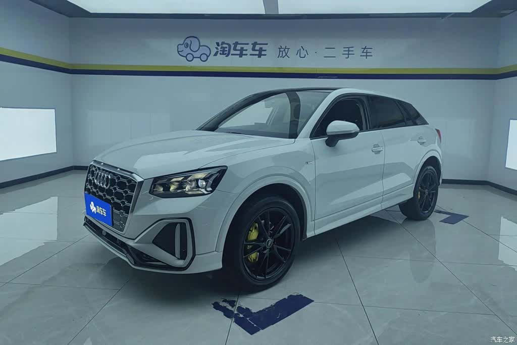 Audi Q2L, 2022 1