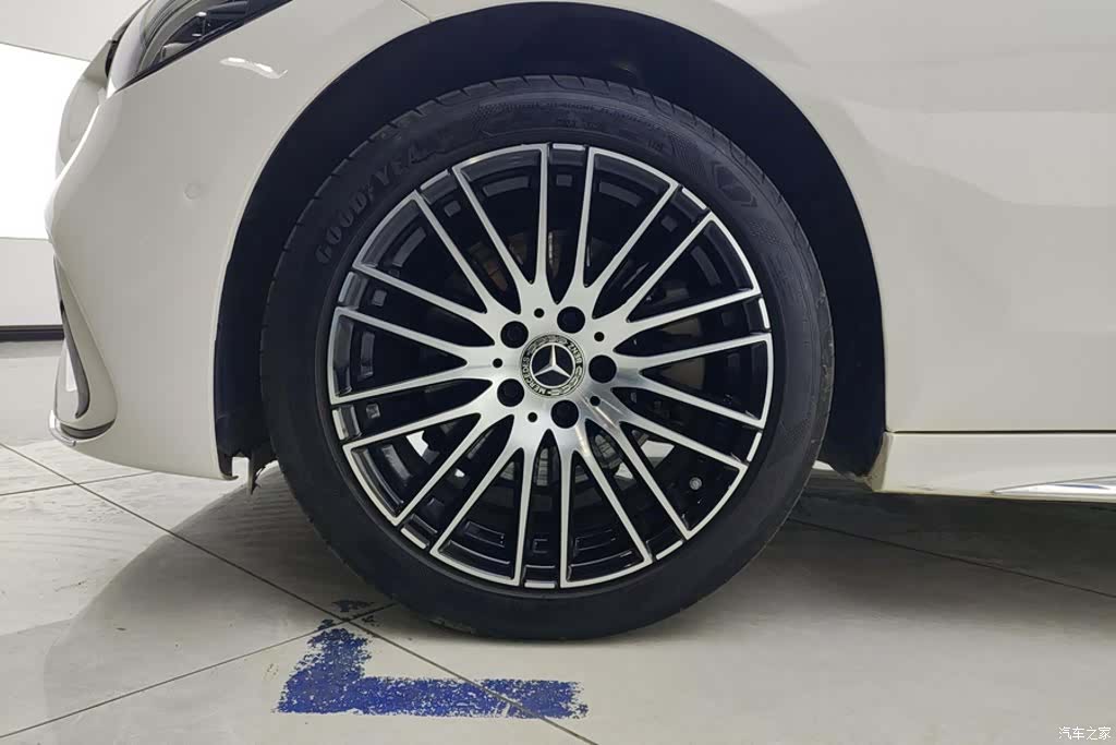 Mercedes-Benz C-Class, 2024 6