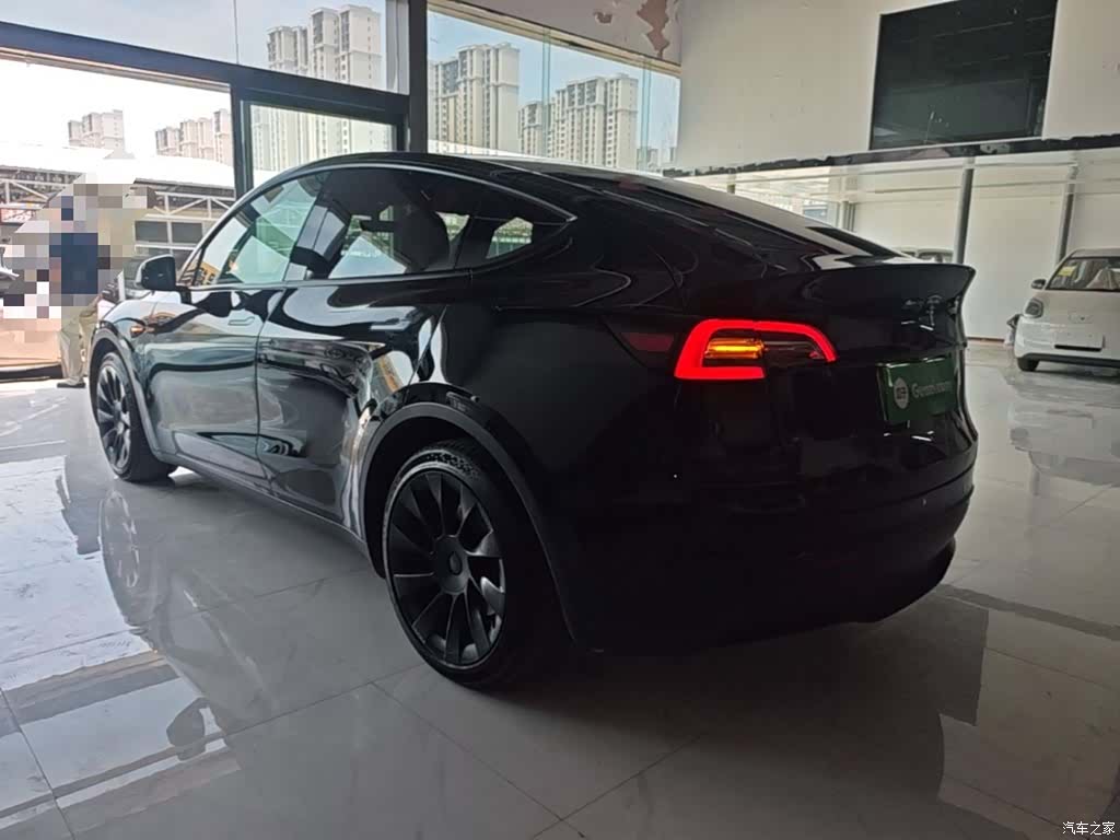 Tesla Model Y, 2021 все фото