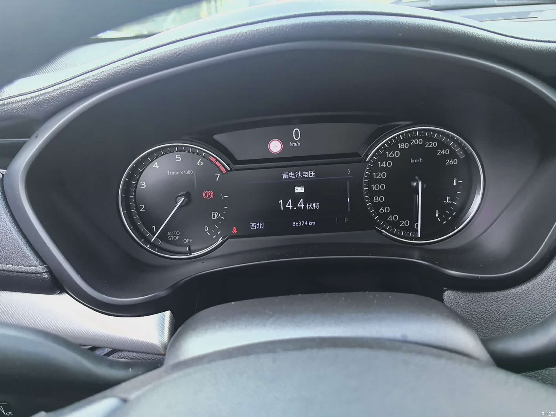 Cadillac XT4, 2020 все фото