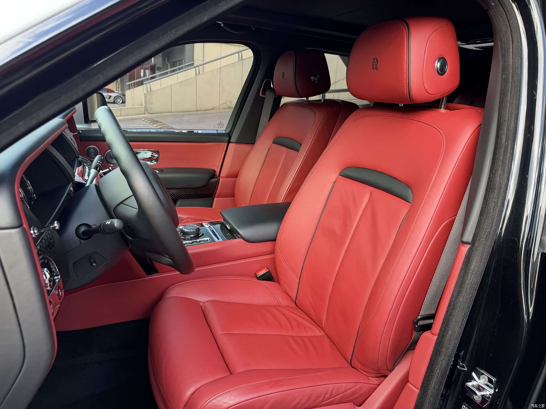 Rolls-Royce Cullinan, 2019 все фото