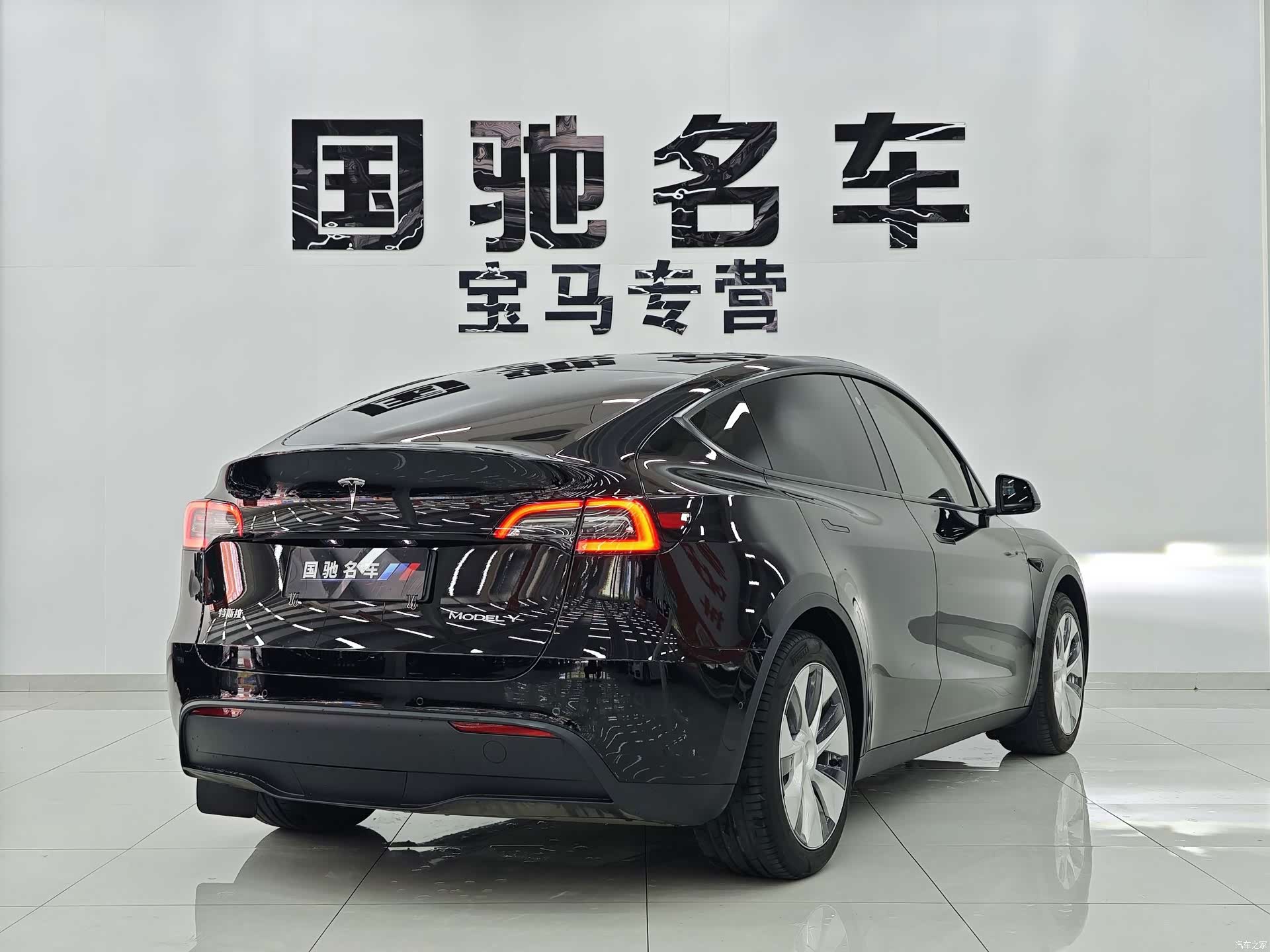 Tesla Model Y, 2023 4