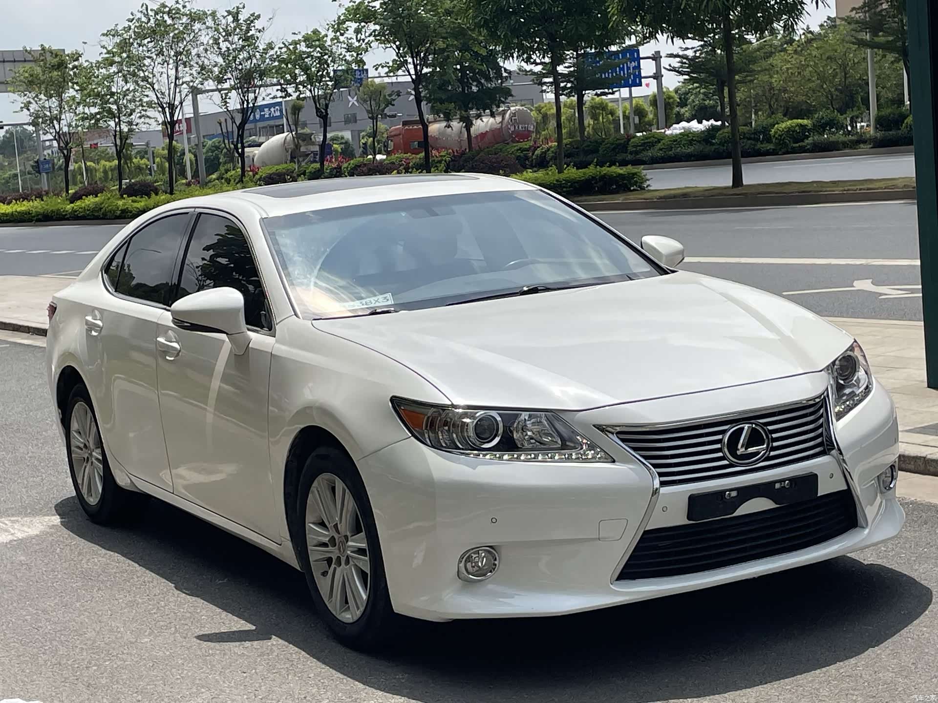 Lexus ES, 2013 3