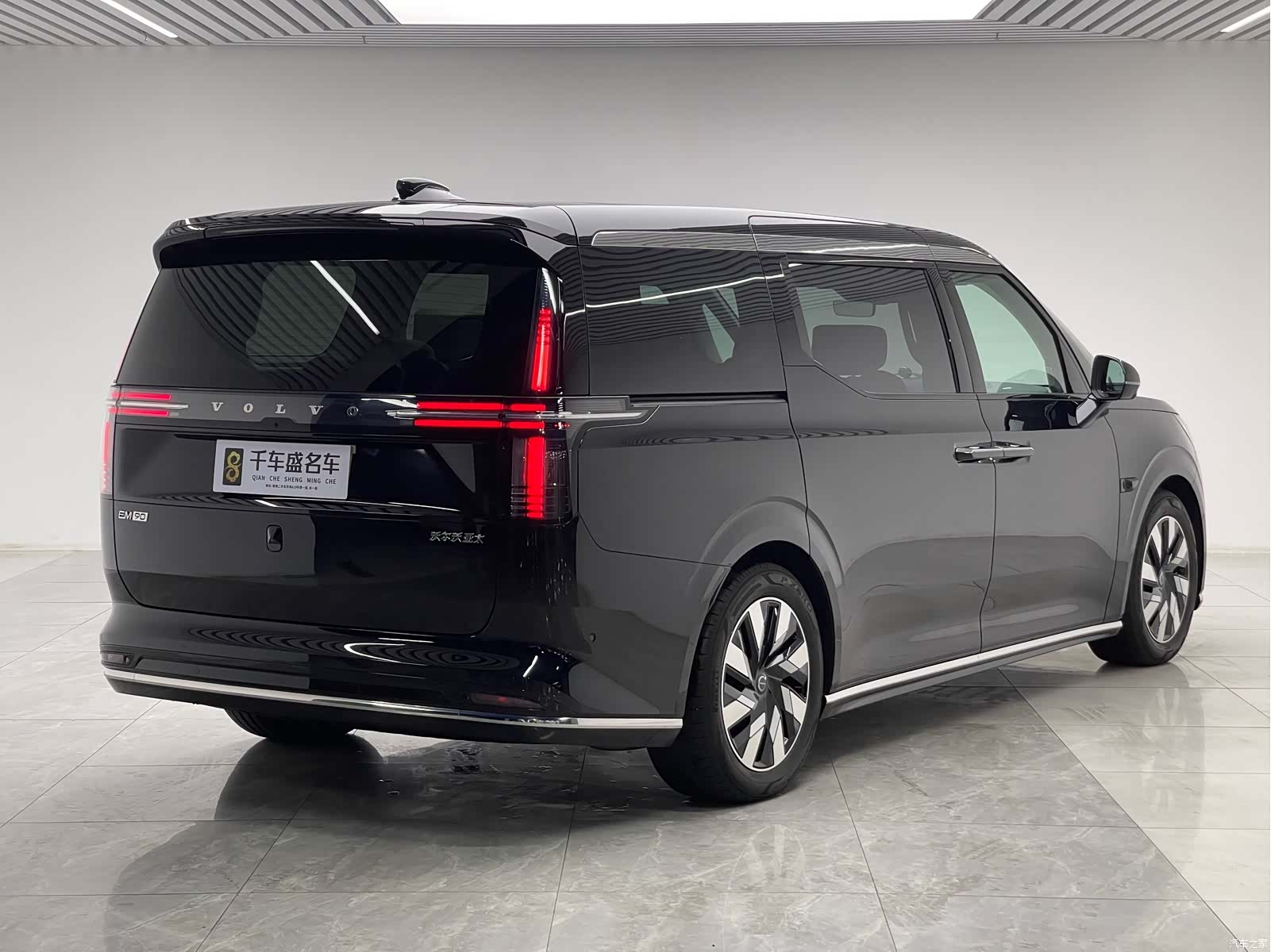 Volvo EM90, 2024 6