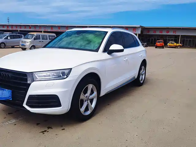 Audi Q5L 2019 — купить из Китая под заказ