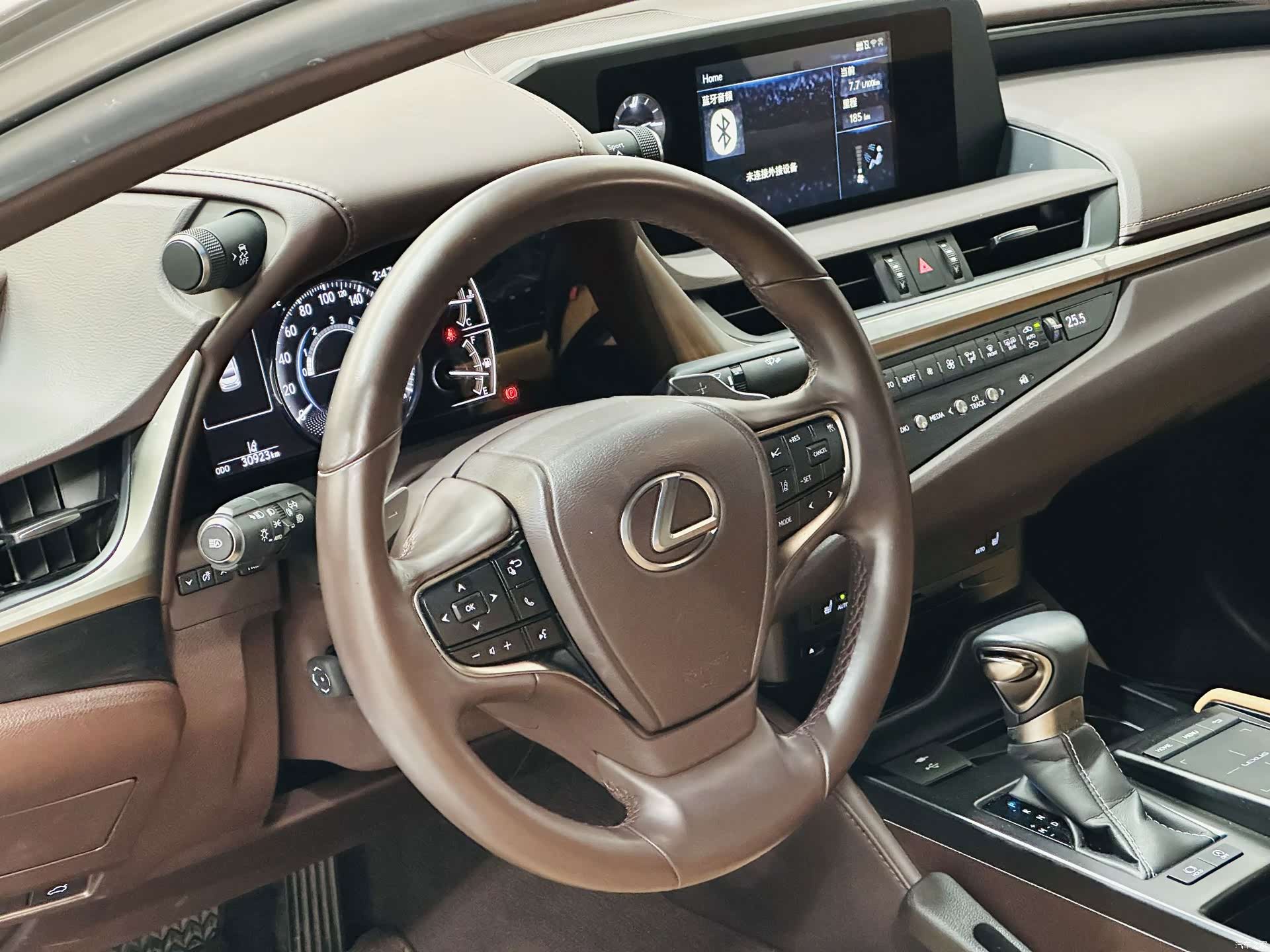 Lexus ES, 2021 7