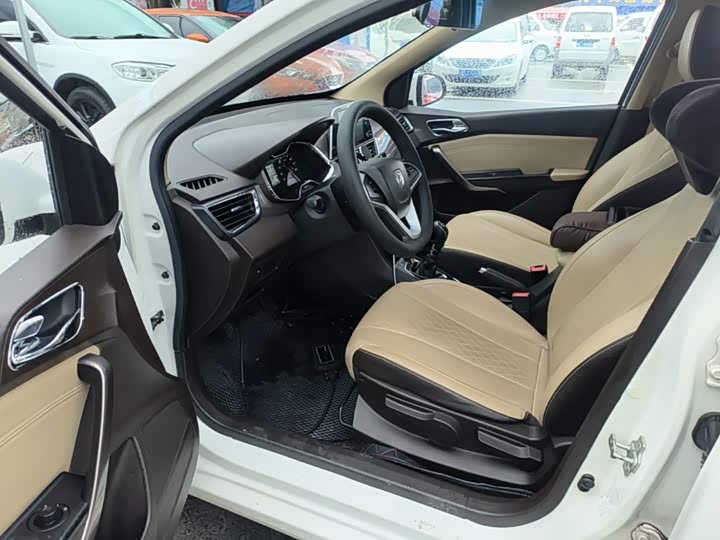 Baojun 310W 2017 1.5L МКПП Style guo V