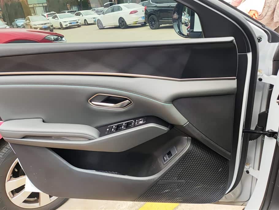 BYD Qin L
