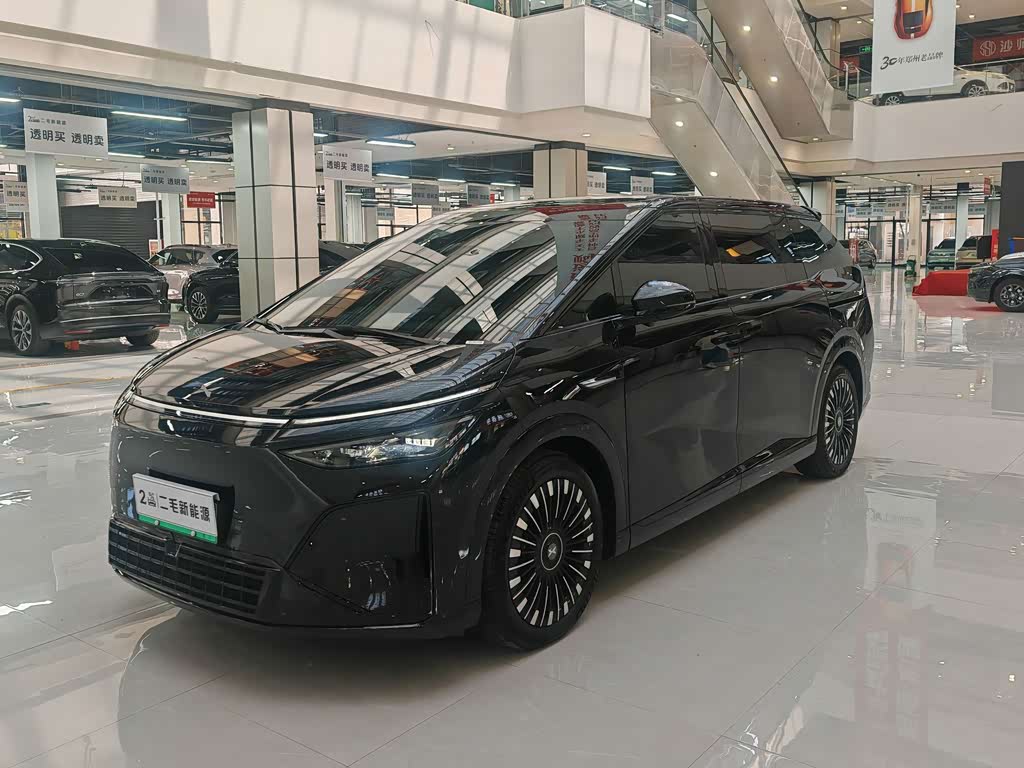 Xpeng X9