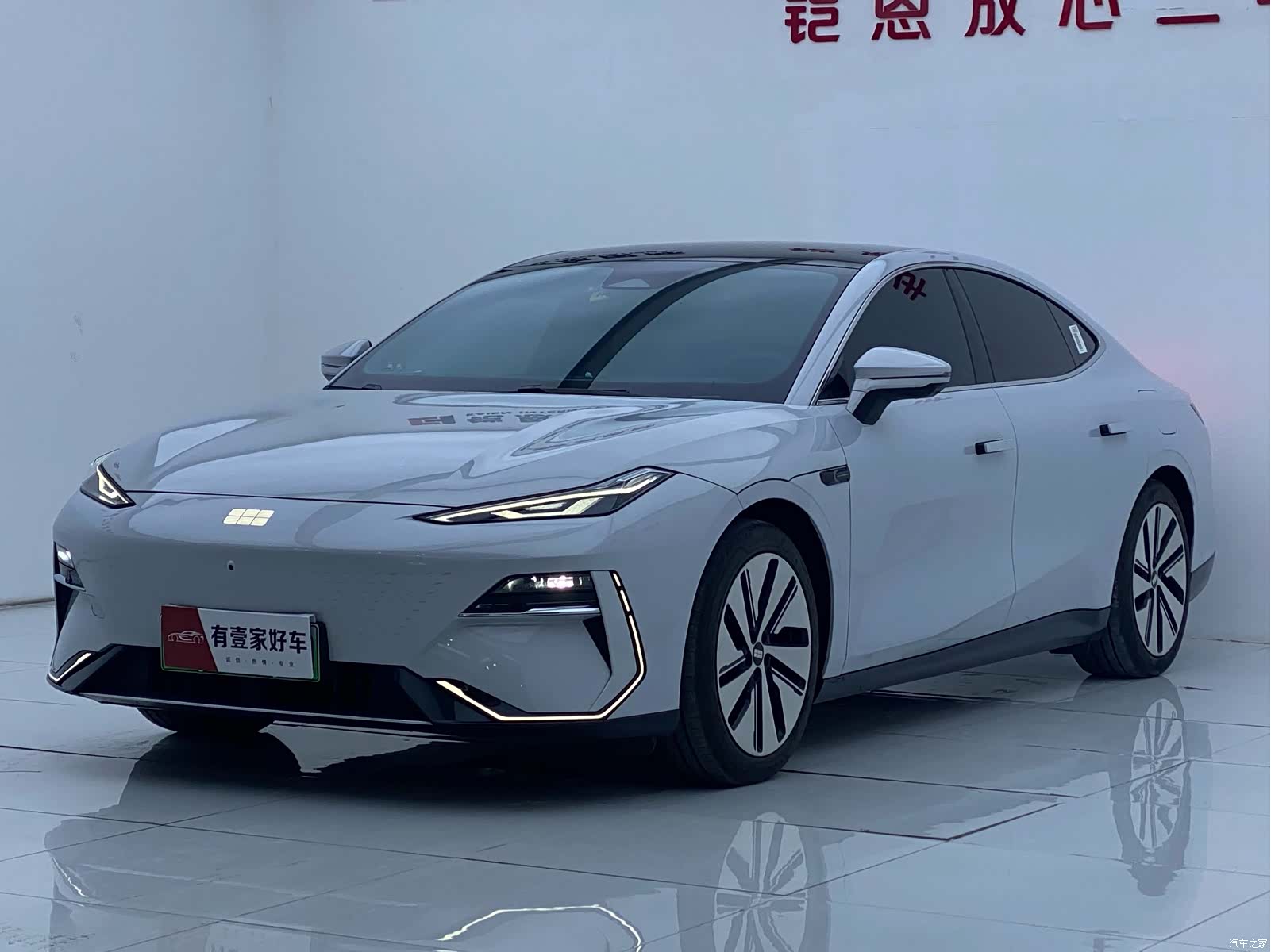 Geely E8, 2024 1