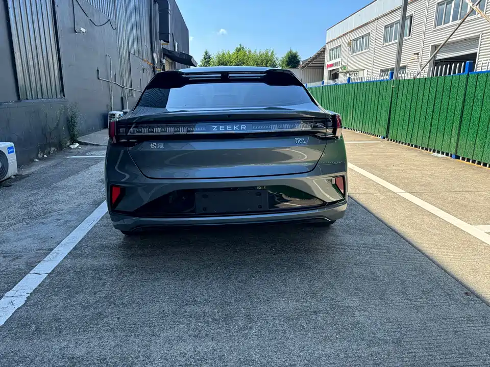 Zeekr 001