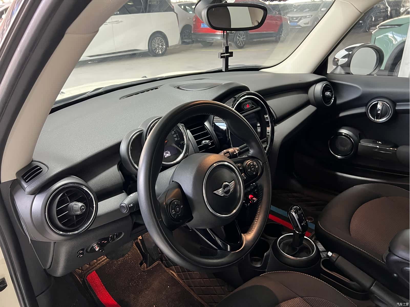 Mini ONE, 2018 6