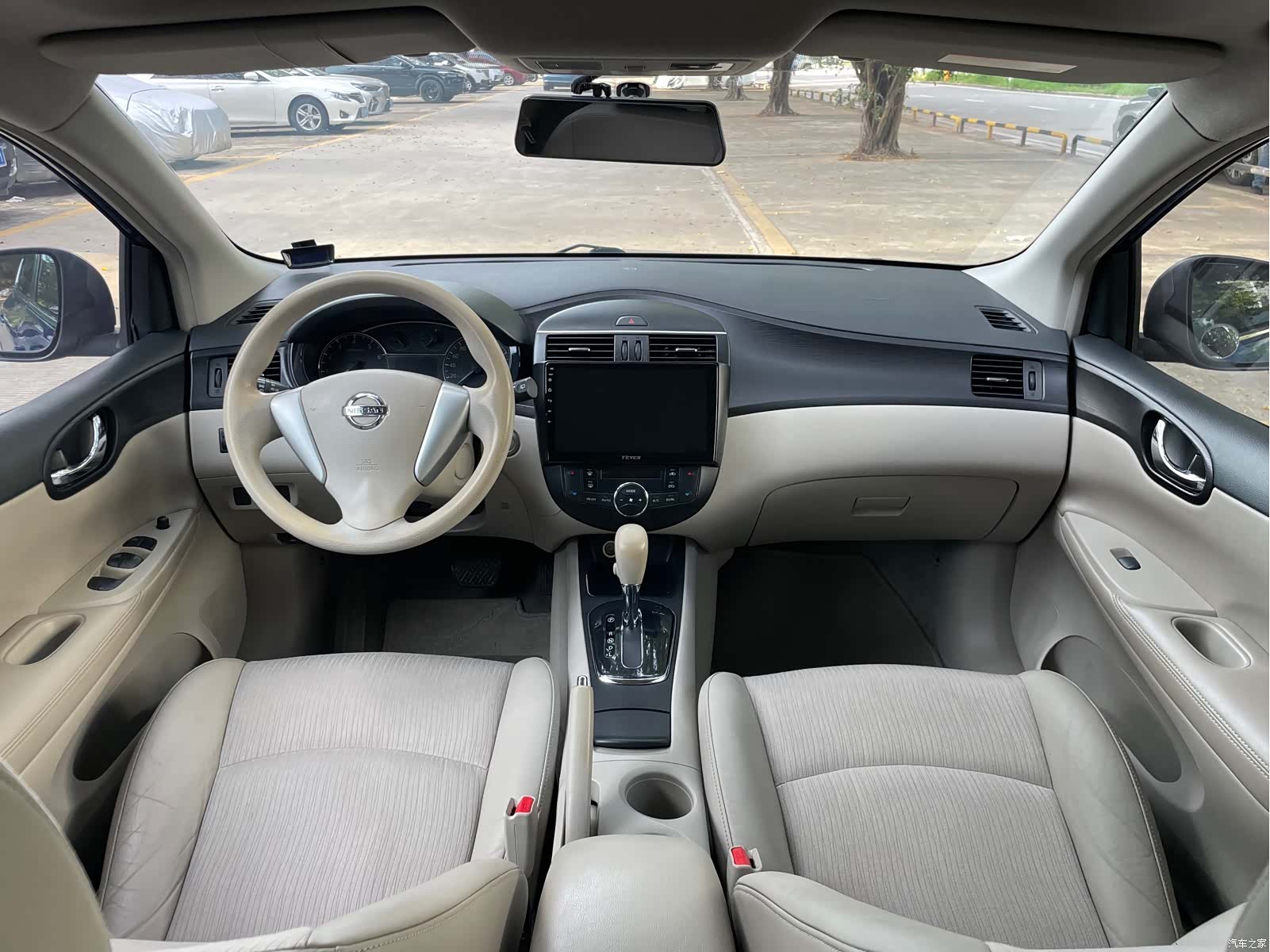 Nissan Tiida, 2012 4