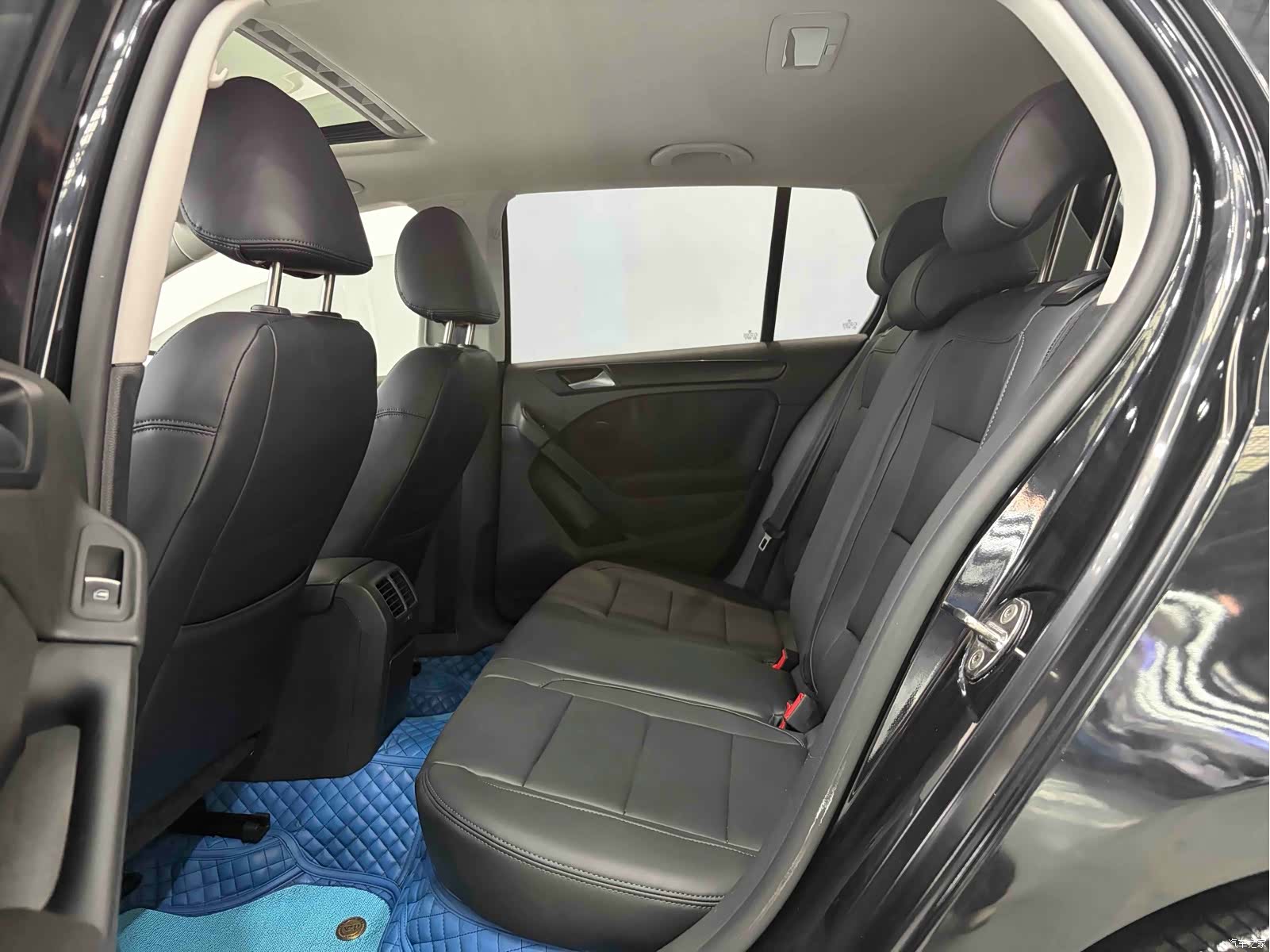Volkswagen Golf, 2012 все фото