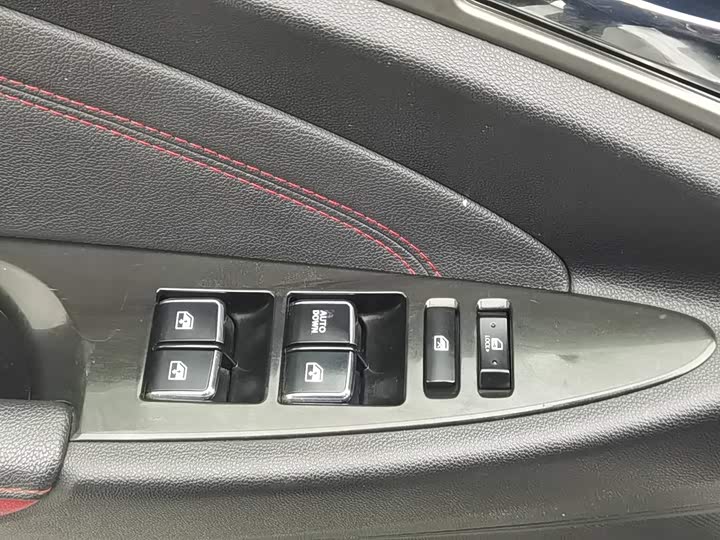 Changan Eado XT 2016 1.6L МКПП jun ku xing