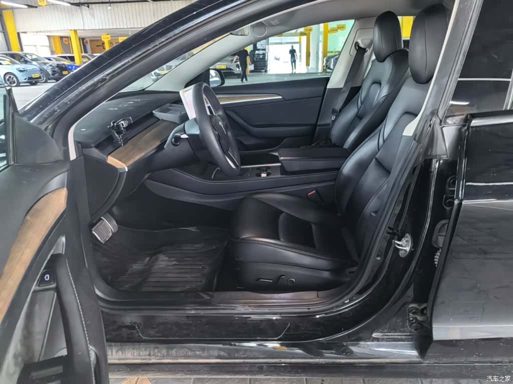 Tesla Model 3, 2022 15