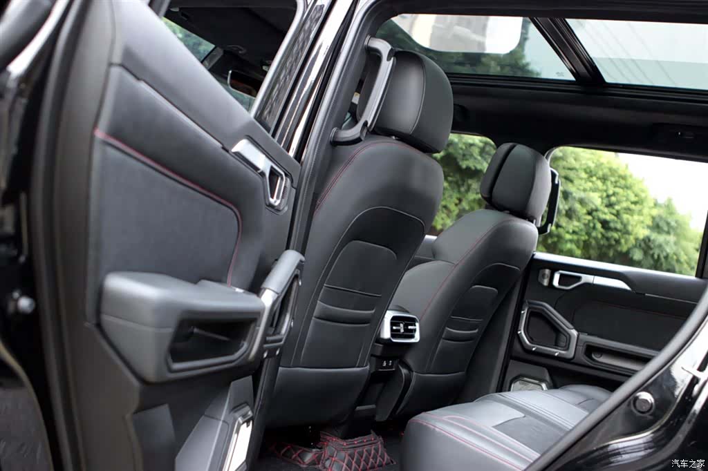 Jetour Traveller, 2025 11