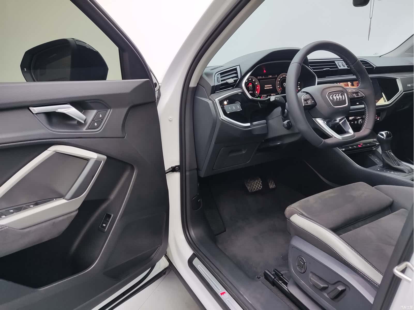 Audi Q3, 2022 7